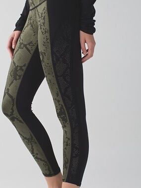 Lululemon Pants Womens 10 Green Beyond Boundaries Ziggy Snake Laser Cut Panels
